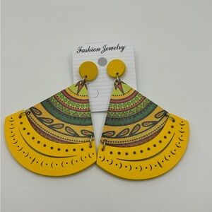 ✨5/$25✨ Yellow Fashion Jewelry Earrings